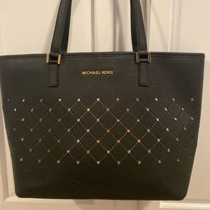 Like New Very Nice Michael Kors Shoulder bag purse